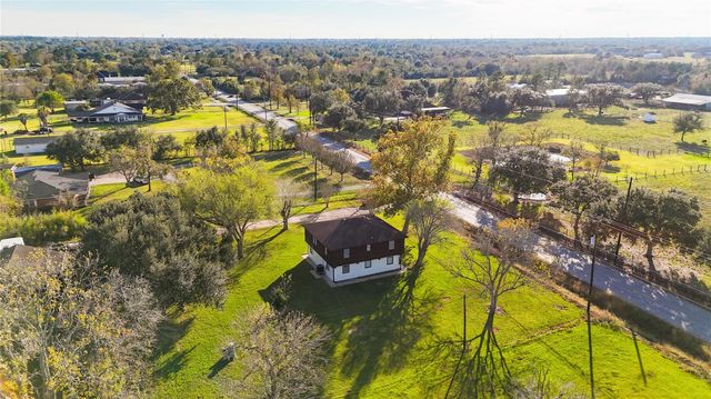 1323 Cemetery Road, Santa Fe, TX 77517