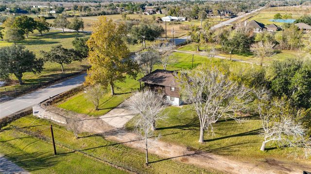 1323 Cemetery Road, Santa Fe, TX 77517