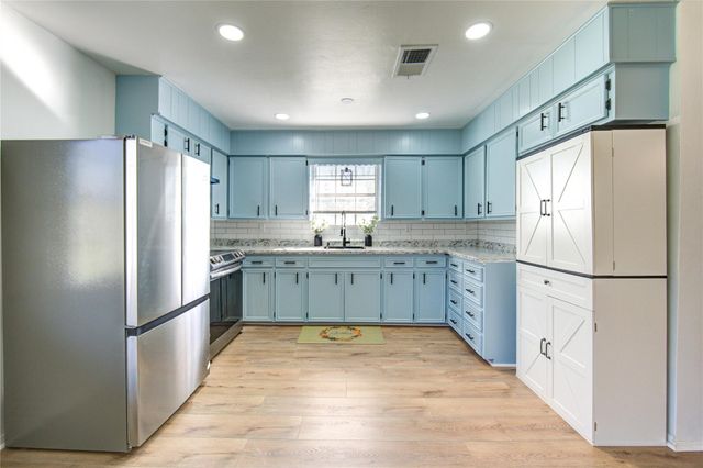 1323 Cemetery Road, Santa Fe, TX 77517