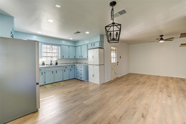 1323 Cemetery Road, Santa Fe, TX 77517