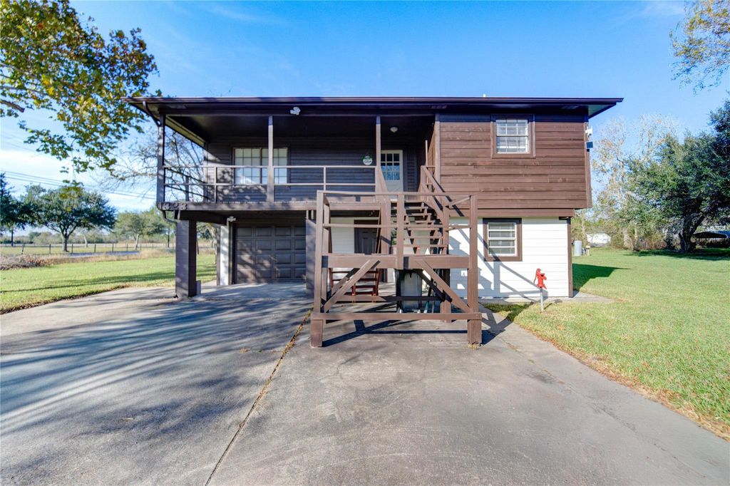 1323 Cemetery Road, Santa Fe, TX 77517