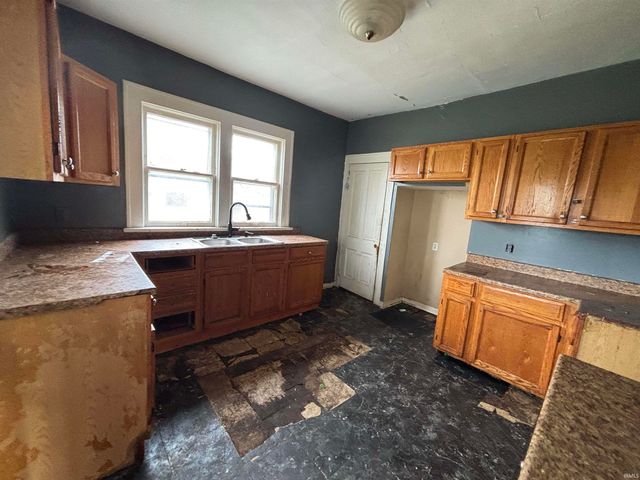 541 Kinnaird Avenue, Fort Wayne, IN 46807