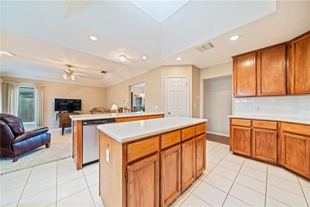 7209 Windwillow Dr, Corpus Christi, TX 78414