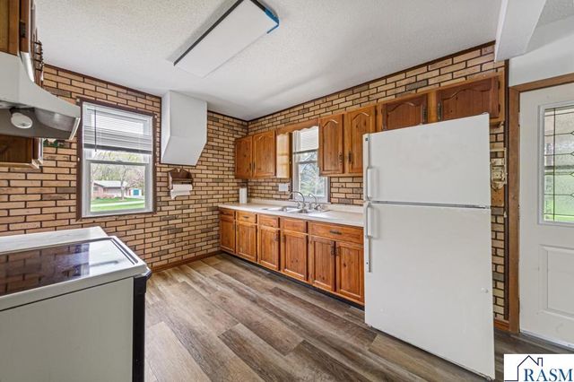 307 Meadow Woods Drive, Mankato, MN 56001