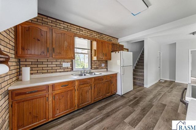 307 Meadow Woods Drive, Mankato, MN 56001