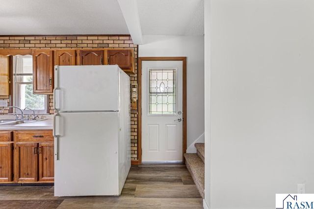 307 Meadow Woods Drive, Mankato, MN 56001