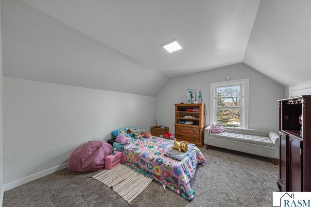 307 Meadow Woods Drive, Mankato, MN 56001