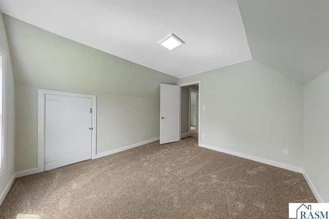 307 Meadow Woods Drive, Mankato, MN 56001