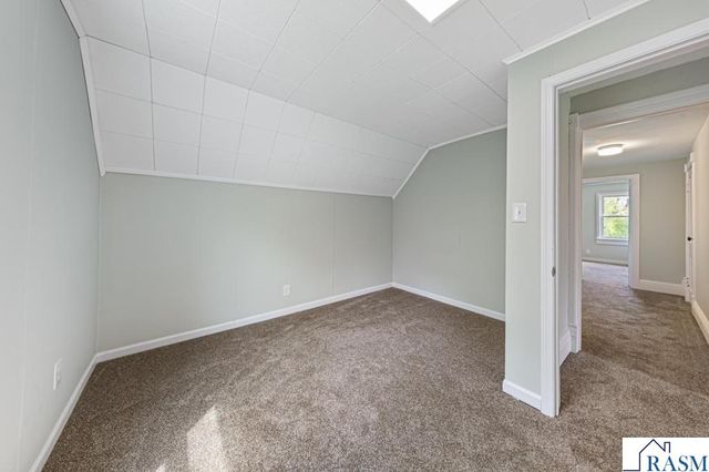 307 Meadow Woods Drive, Mankato, MN 56001