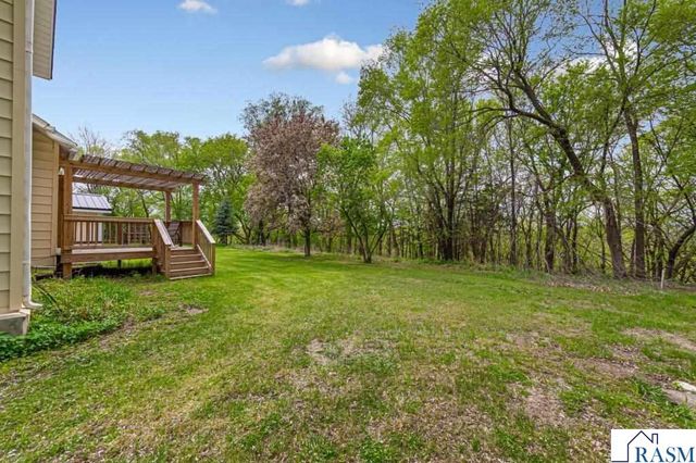 307 Meadow Woods Drive, Mankato, MN 56001