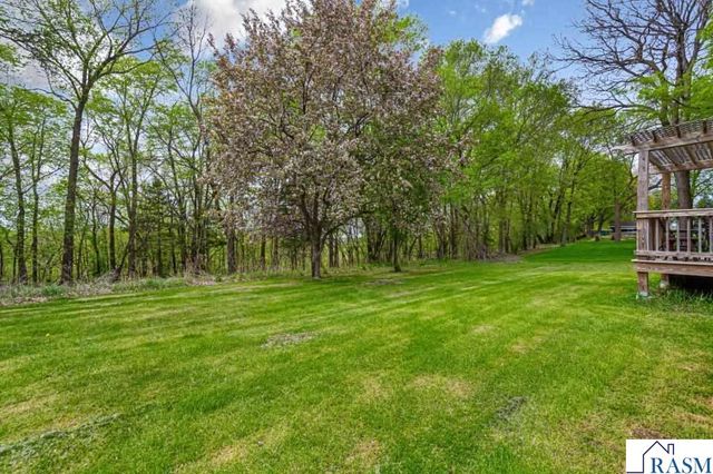 307 Meadow Woods Drive, Mankato, MN 56001