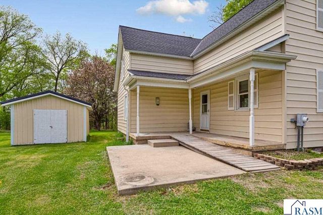 307 Meadow Woods Drive, Mankato, MN 56001