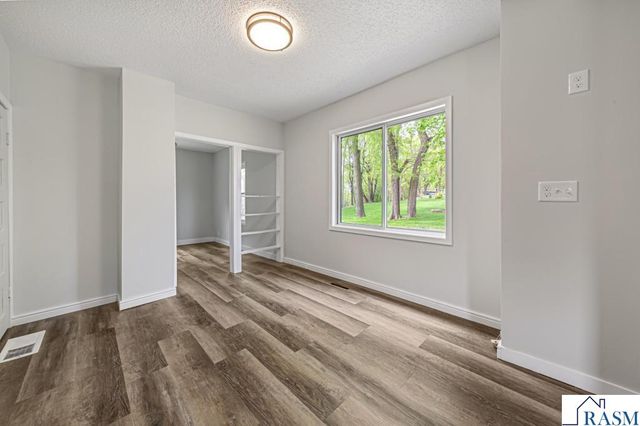 307 Meadow Woods Drive, Mankato, MN 56001