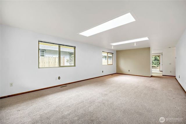 24806 10th Avenue S, Des Moines, WA 98198