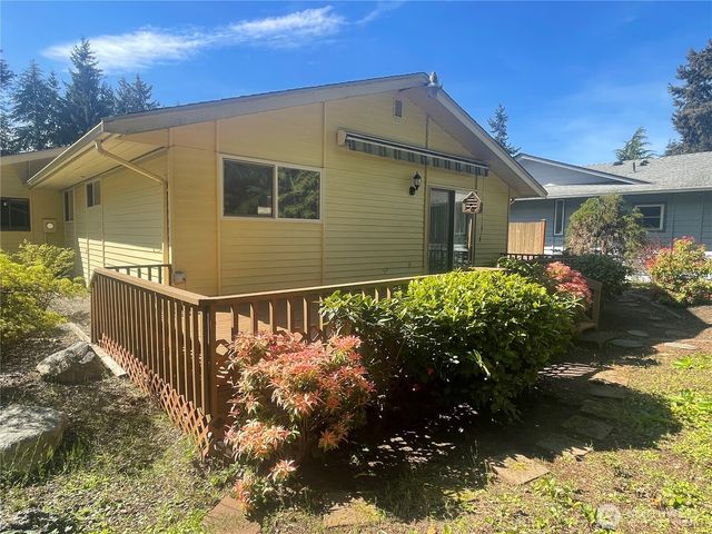 24806 10th Avenue S, Des Moines, WA 98198