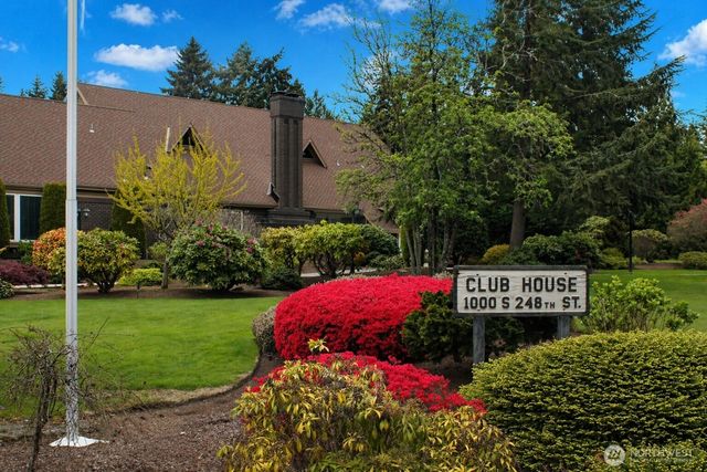 24806 10th Avenue S, Des Moines, WA 98198