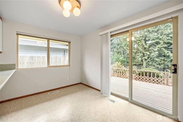 24806 10th Avenue S, Des Moines, WA 98198