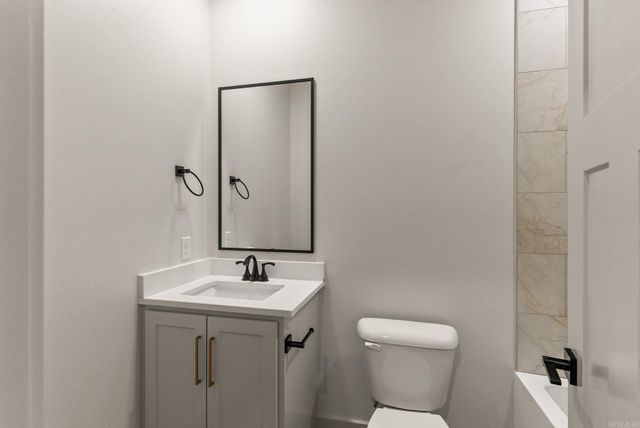 85 Emerald Lane, Greers Ferry, AR 72067