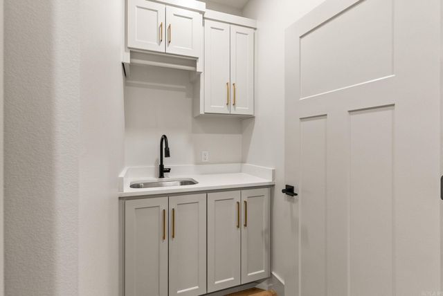 85 Emerald Lane, Greers Ferry, AR 72067