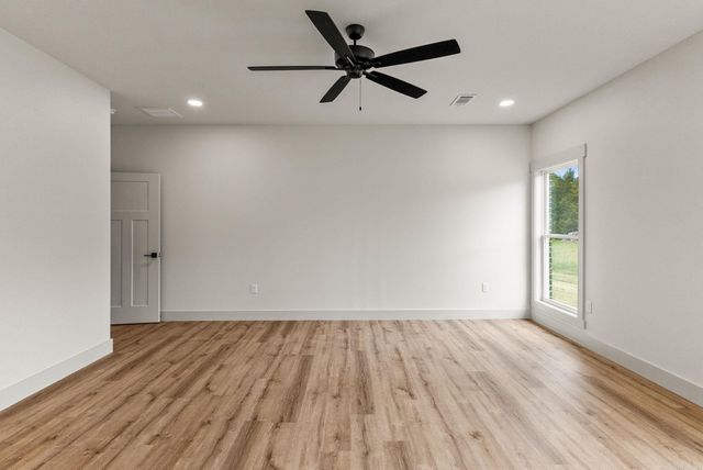 85 Emerald Lane, Greers Ferry, AR 72067