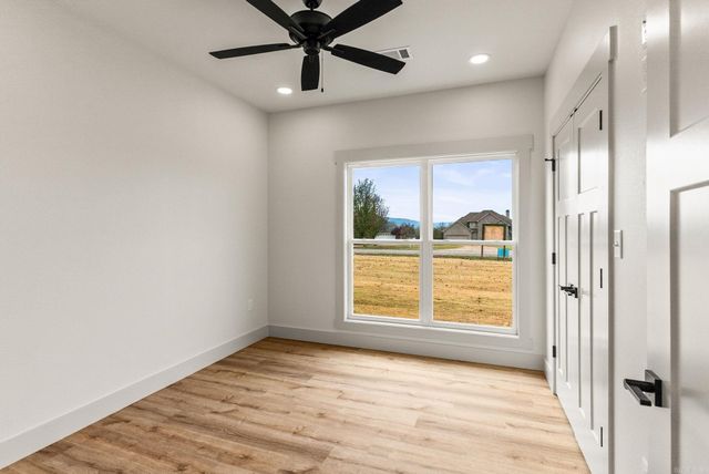 85 Emerald Lane, Greers Ferry, AR 72067