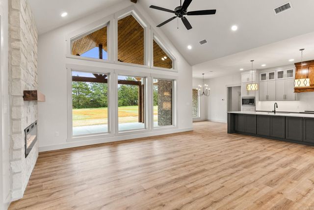 85 Emerald Lane, Greers Ferry, AR 72067