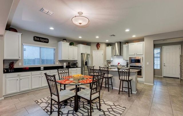 10819 W Swayback Pass, Peoria, AZ 85383