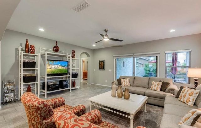 10819 W Swayback Pass, Peoria, AZ 85383