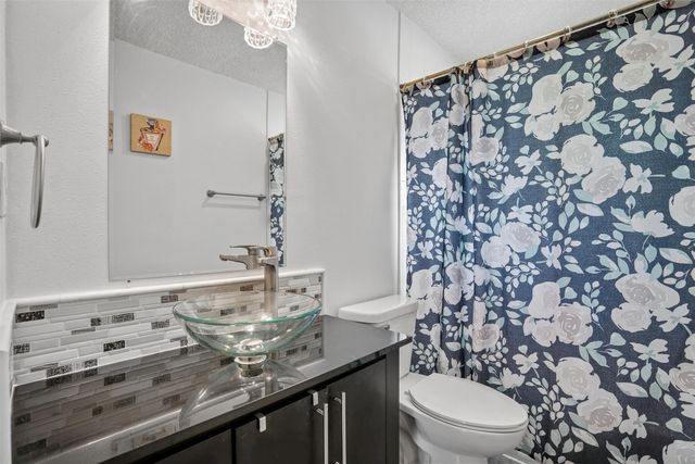 608 E 17th Street N, Newton, IA 50208