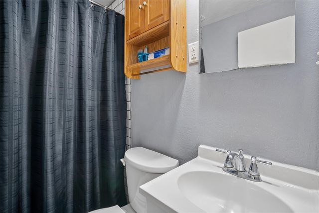 608 E 17th Street N, Newton, IA 50208