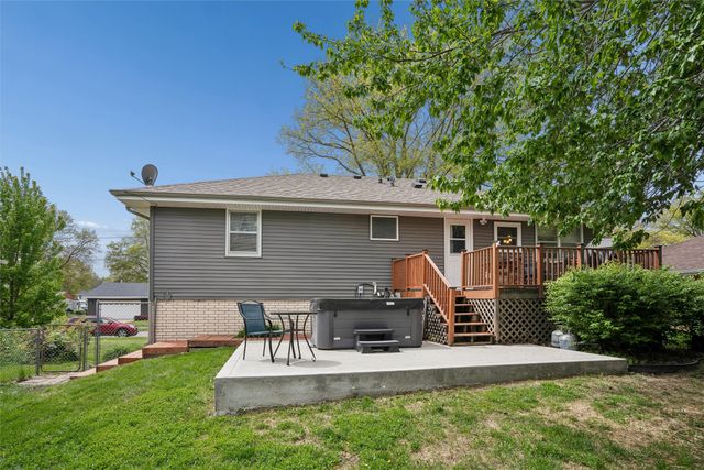 608 E 17th Street N, Newton, IA 50208