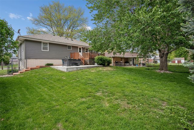 608 E 17th Street N, Newton, IA 50208