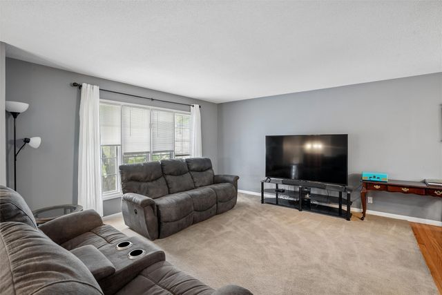 608 E 17th Street N, Newton, IA 50208