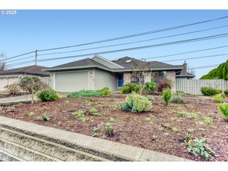 1621 Ne GREENSWORD Dr, Hillsboro, OR 97124
