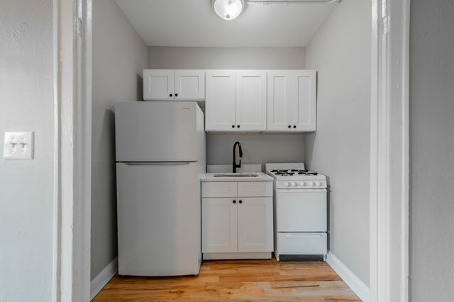 1414 W Pratt Boulevard 408, Chicago, IL 60626