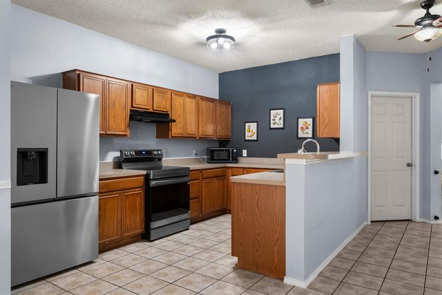 205 Saddlebrook Drive, Krum, TX 76249