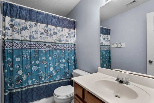 205 Saddlebrook Drive, Krum, TX 76249
