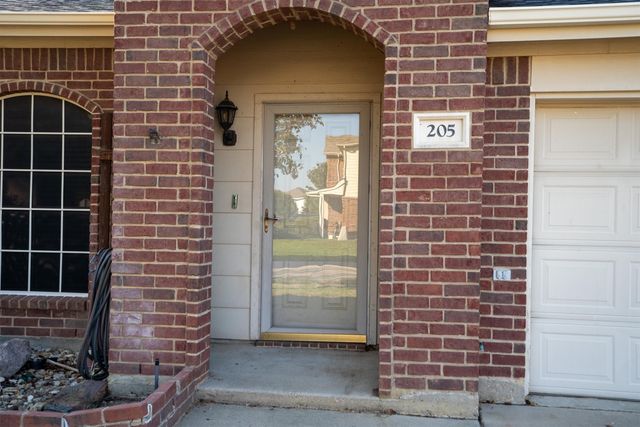 205 Saddlebrook Drive, Krum, TX 76249