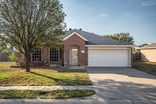 205 Saddlebrook Drive, Krum, TX 76249