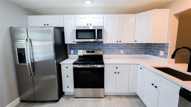 1917 PEPPERMILL DRIVE 1917, Clearwater, FL 33763