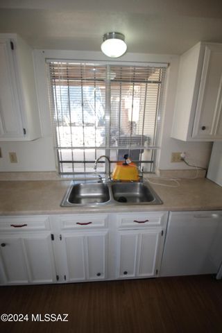 9746 E 32nd Street Street, Tucson, AZ 85748