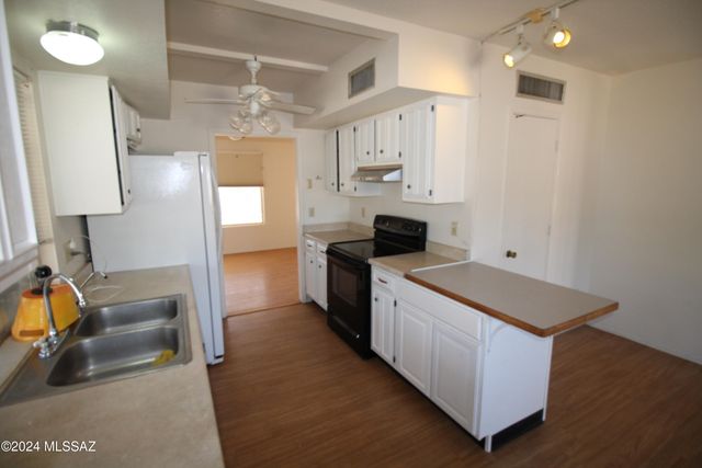 9746 E 32nd Street Street, Tucson, AZ 85748