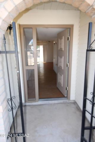9746 E 32nd Street Street, Tucson, AZ 85748