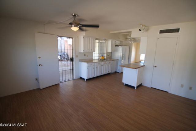 9746 E 32nd Street Street, Tucson, AZ 85748