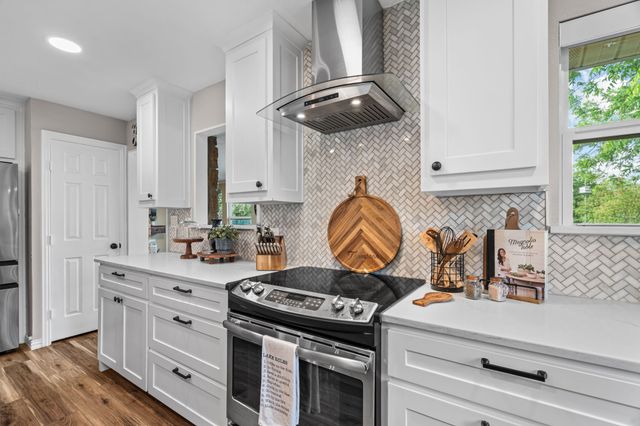 3319 Midway Court, Granbury, TX 76049