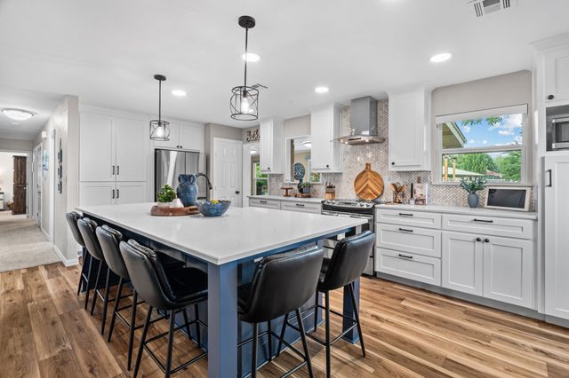 3319 Midway Court, Granbury, TX 76049