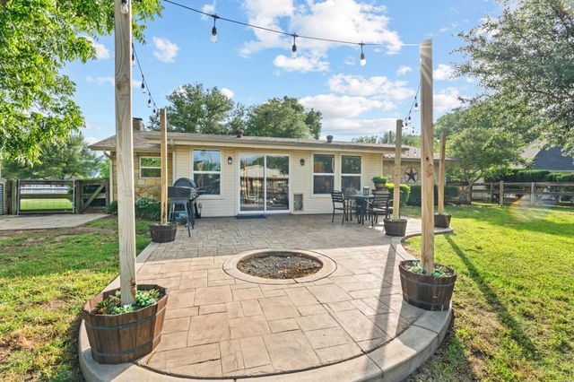 3319 Midway Court, Granbury, TX 76049