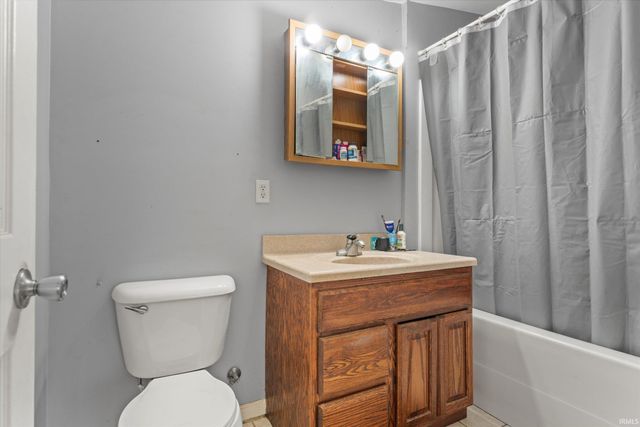 52303 Hollyhock Road, South Bend, IN 46637