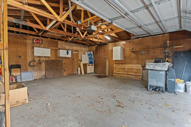 52303 Hollyhock Road, South Bend, IN 46637