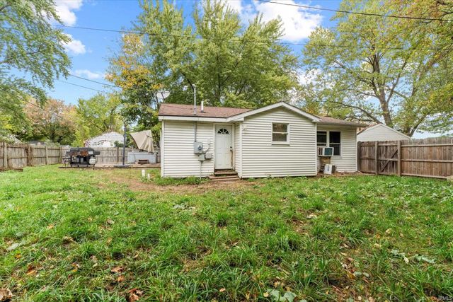 52303 Hollyhock Road, South Bend, IN 46637